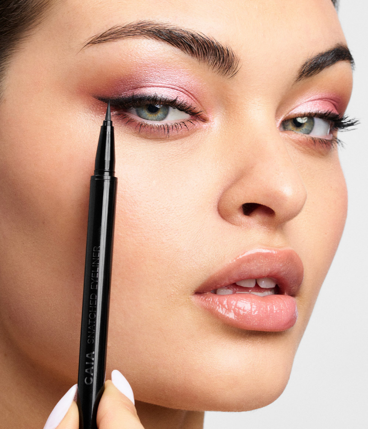 SNATCHED EYELINER